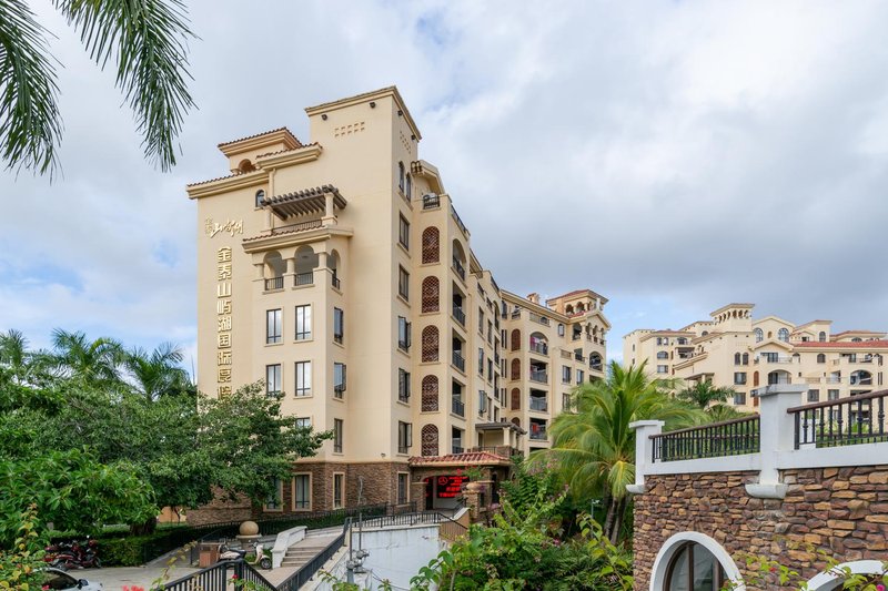 Goldentide Resort Over view