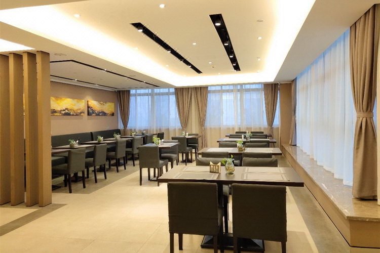 Home Inn Plus (Danyang Zhongbei College) Restaurant