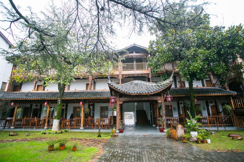 Guantan Gongshe HotelOver view