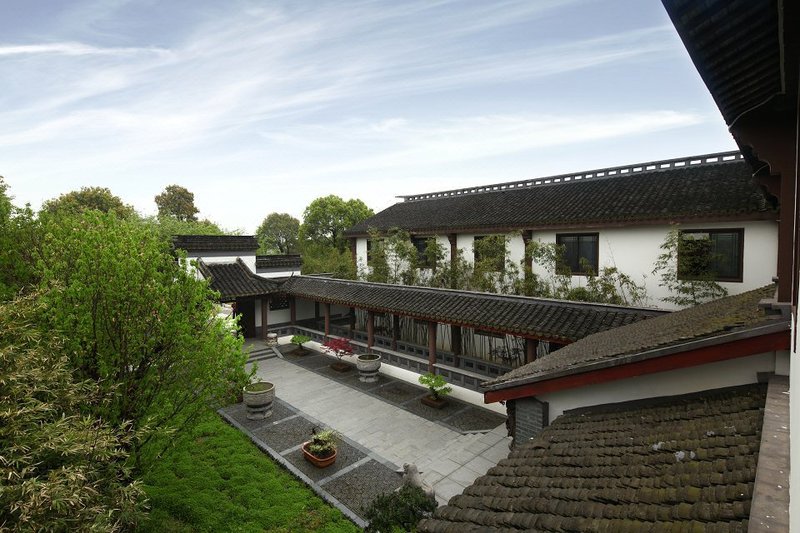 Yayuan Garden Holiday Hotel Over view