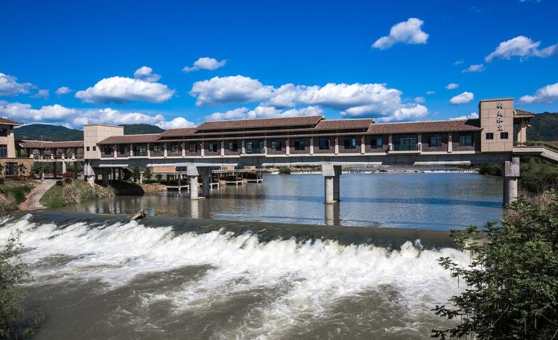 Manju Holiday Villa 酒店外观