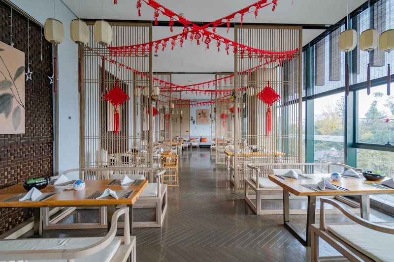 Longshui Lake Hot Spring Hotel Restaurant