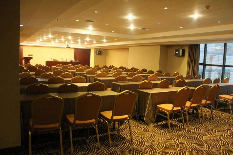 Shenlong Hotel meeting room