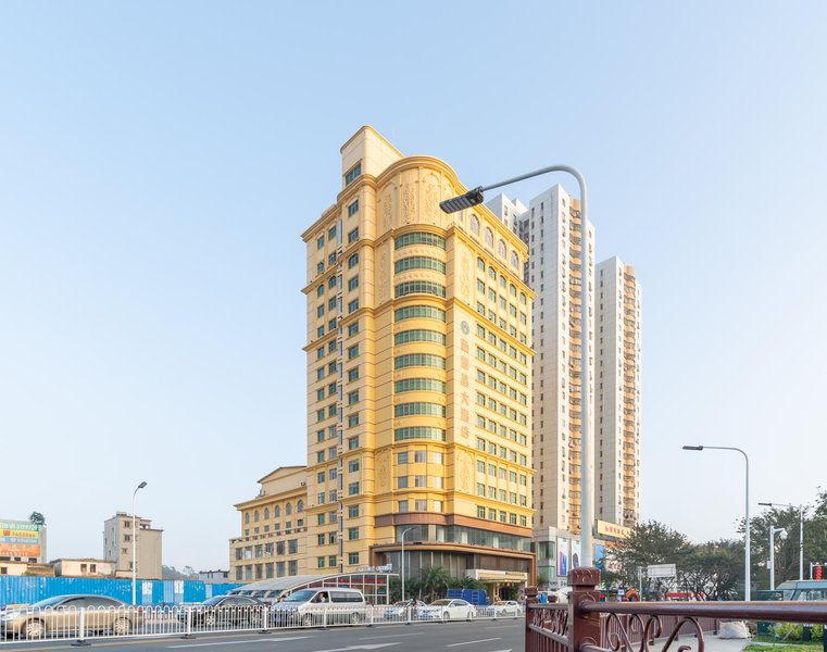 Chonpines Hotel (Huizhou Danshui High-speed Railway South Station) Over view