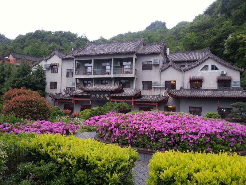 Qiongtai Hotel Wudangshan Over view