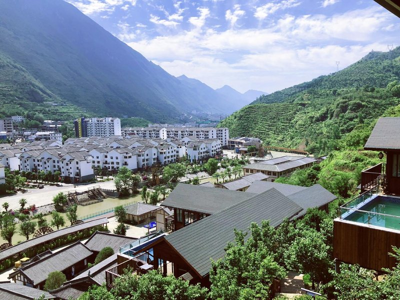 Jiushi Shuiyunjian Hotel Over view