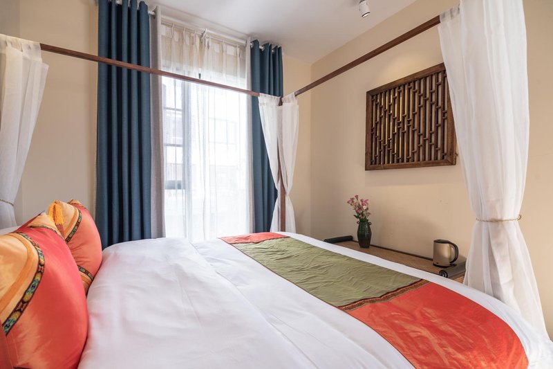 Dian Chi Lake VillaGuest Room