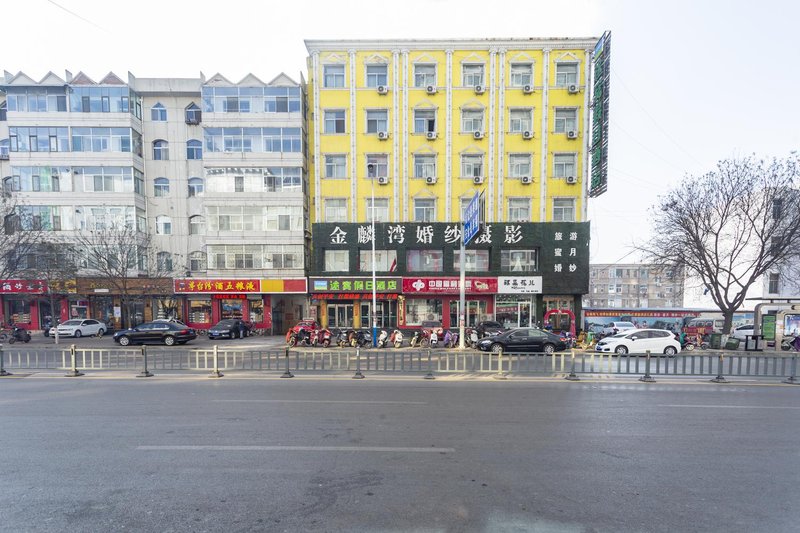 TOWO Holiday Hotel (Lvliang Railway Station) Over view