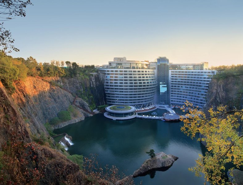 INTERCONTINENTAL SHANGHAI WONDERLAND Over view