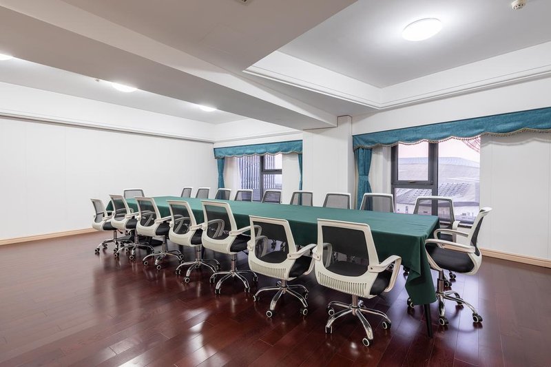 Zhihao Hotel meeting room