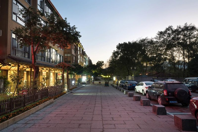 Wuyishan Ancient Street No. 3 Tea Hotel Over view