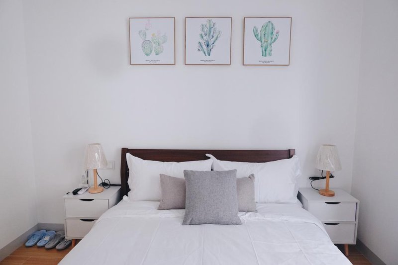 Home Rainbow GGuest Room