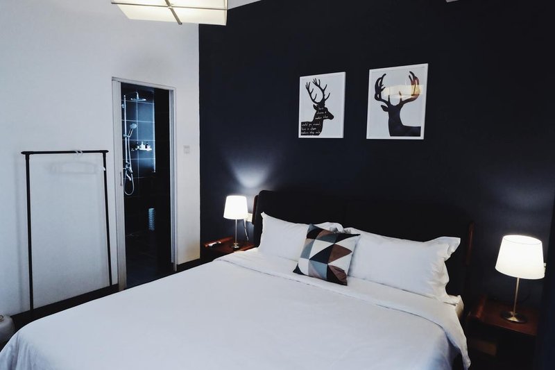 Home Rainbow GGuest Room