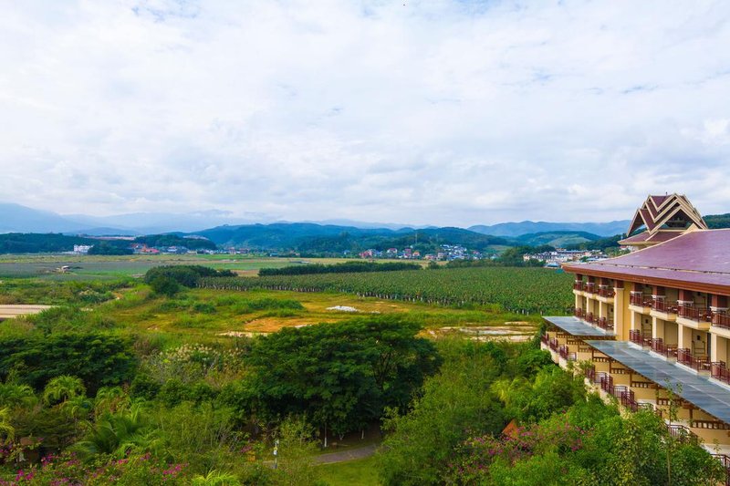 Sheraton Grand Xishuangbanna Hotel Over view