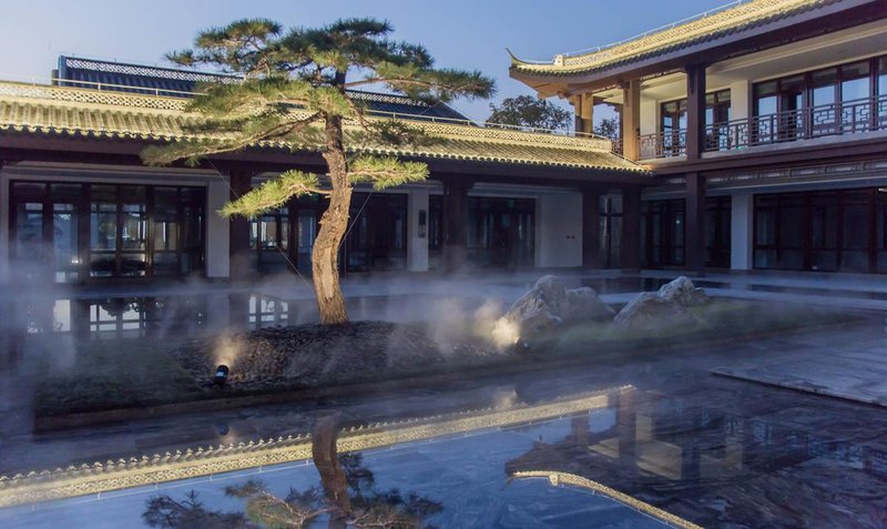 Yangzhou Seclusive Life Hot Spring ResortOver view