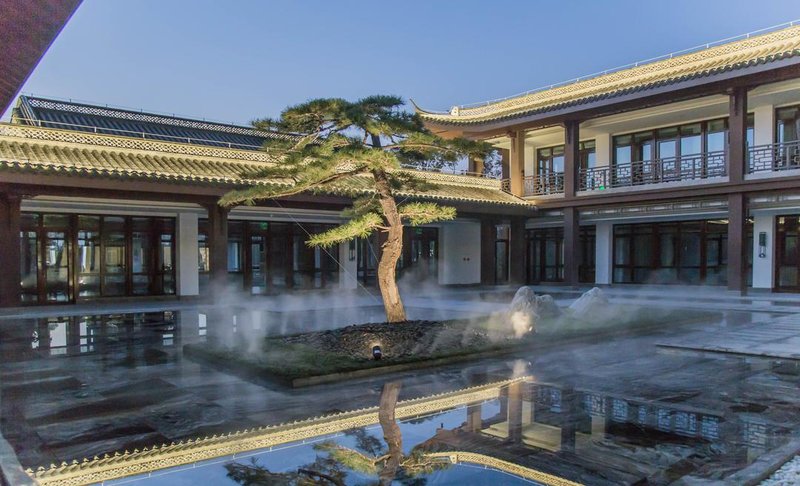 Yangzhou Seclusive Life Hot Spring ResortOver view