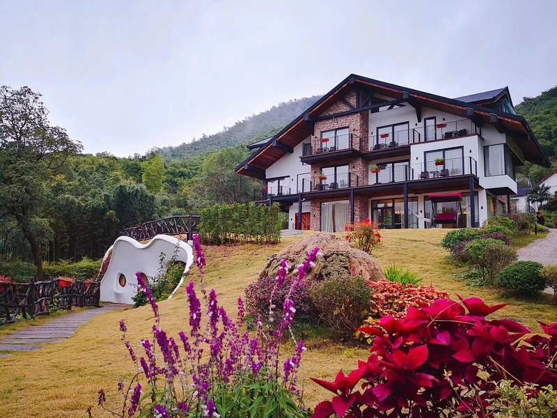 Mount Mogan Huamushen Holiday HostelOver view