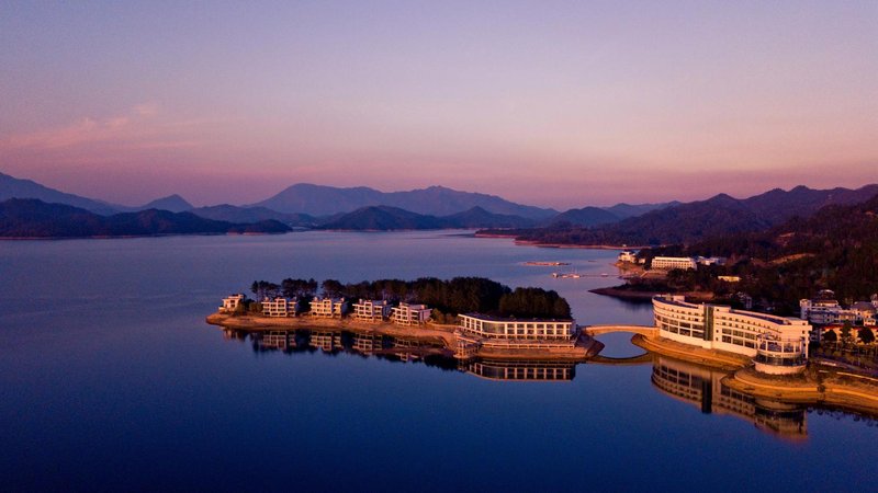 HUANGSHAN LAKE FLIPORT RESORTOver view