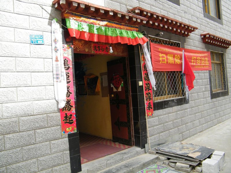 Lhasa Shiguangli InnOver view