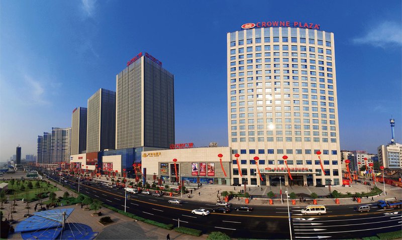 Crowne Plaza Yichang Over view