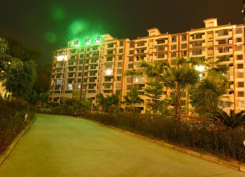 Oak Bay Youth HostelOver view