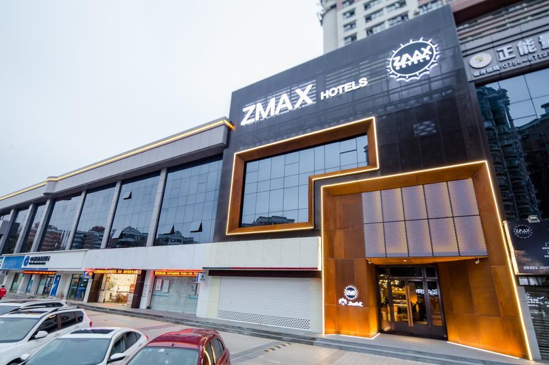 ZMAX Hotel (Zhuhai Gongbei Port) Over view