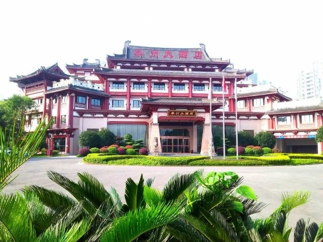 重庆恭州大酒店外景图