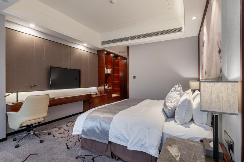 Huayin Ramada Plaza HotelGuest Room