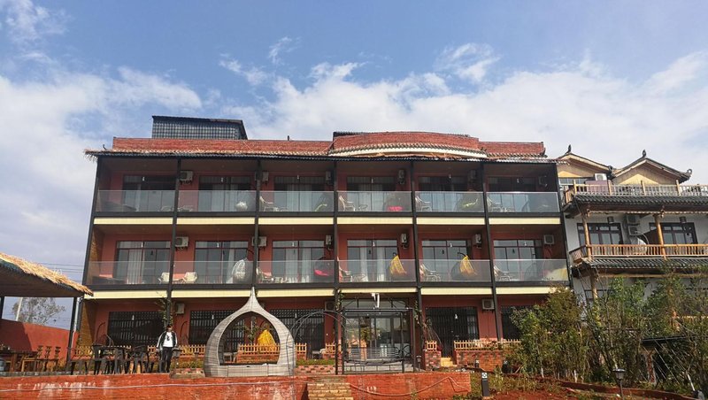 普者黑云傍花情宿湖畔