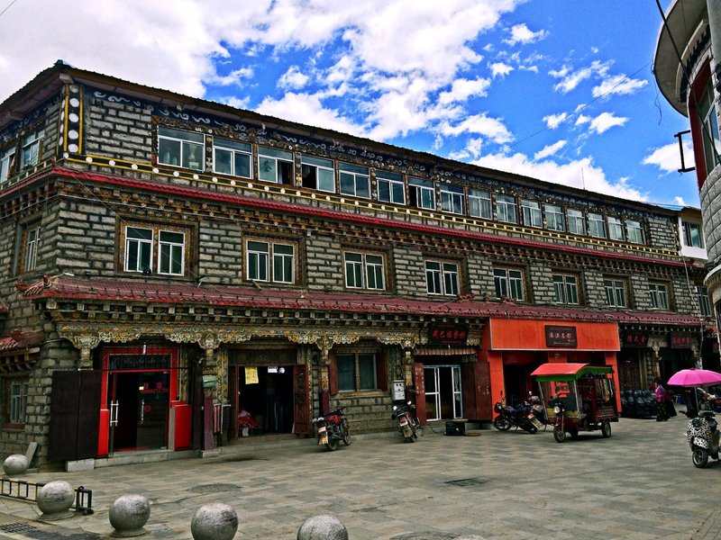 Barak tourist reception center hotelOver view