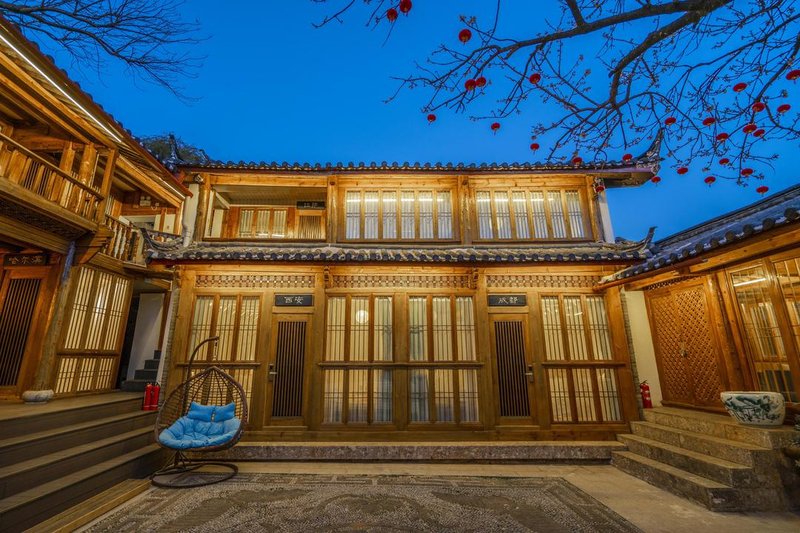 Jiuqi Qiutongxia Courtyard Over view