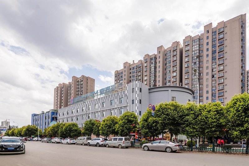 Echarm Hotel (Kunming Haitun Road Economic Management College) Over view