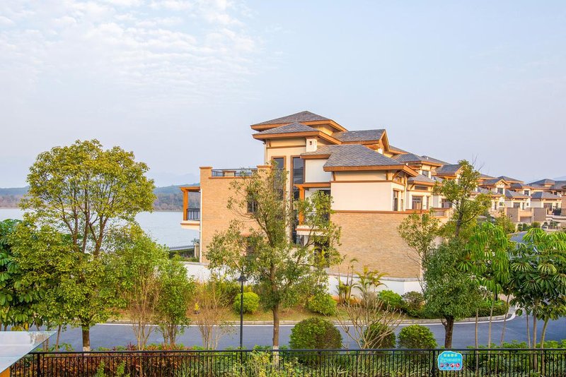 Baodun Lake Hushan Hot Spring ResortOver view