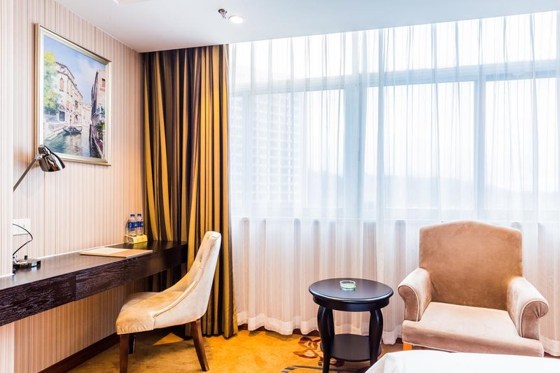 Vienna Classic Hotel (Yunfu Hekou) Guest Room