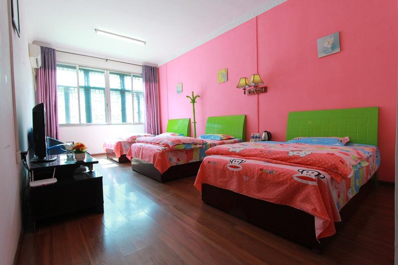 Jomo Cultural Theme Hotel (Zhenyuan) Guest Room