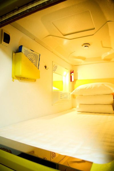 Yanan Space Capsule Youth Hostel Guest Room