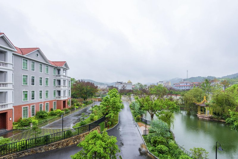 Rongjia Guoyun Hot Spring Resort Over view