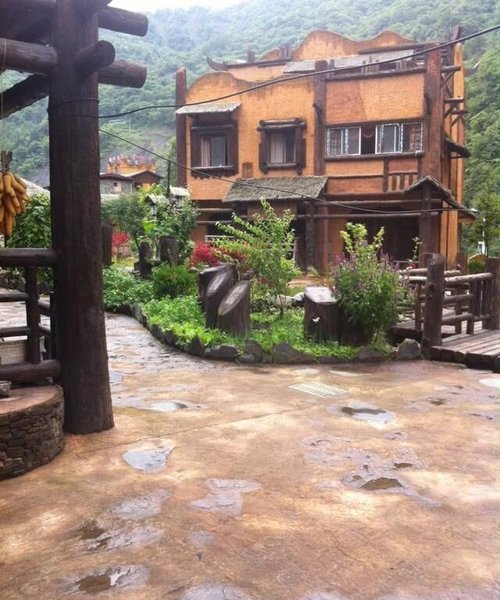 Wenchuan Wolong InnOver view