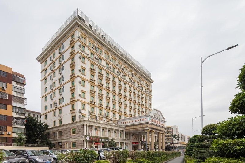 Vienna Hotel (Shenzhen Henggang & Tangkeng Metro Station) Over view