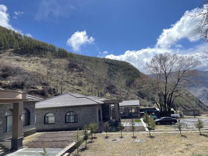 Wutaishan initial heart garden 酒店外观