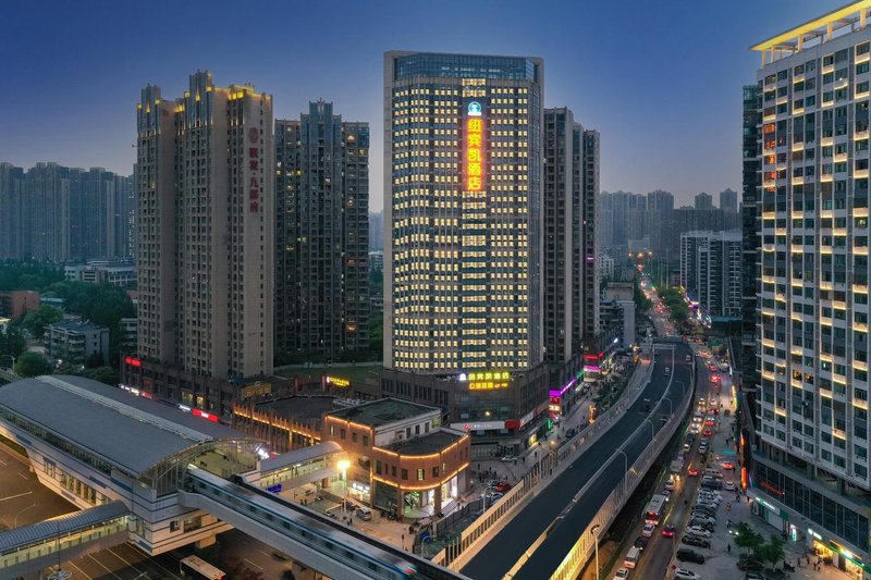 New Beacon Shangju Hotel (Wuhan Gutian 4th Road Metro Station)Over view