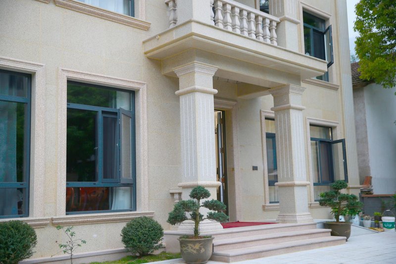 Cloud grassland Anji Yunshang Xi B&B Over view