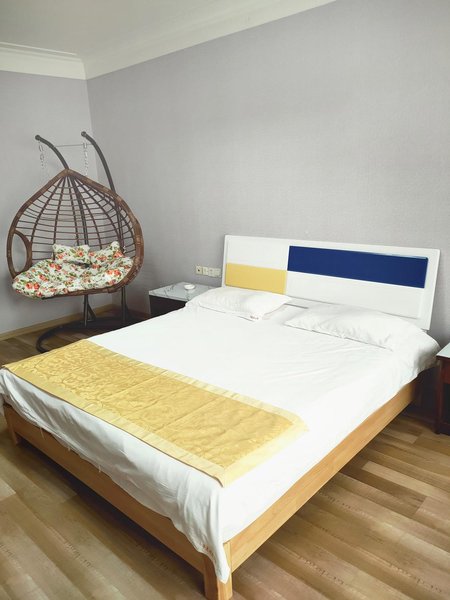 Huaxia Business Hotel Over view