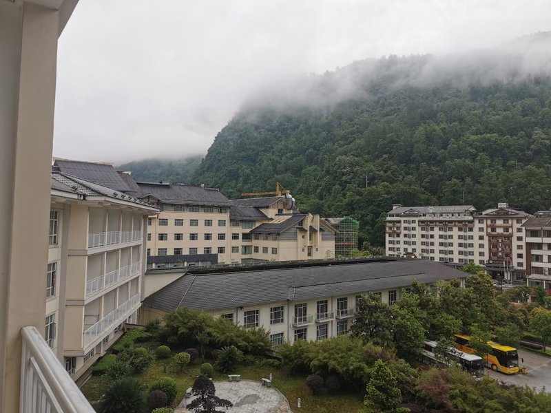 Qinghe Jinjiang International Hotel Over view