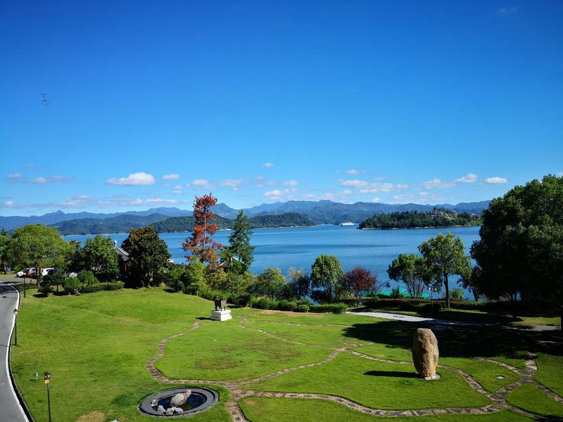 Tachee Island Holiday Hotel Over view