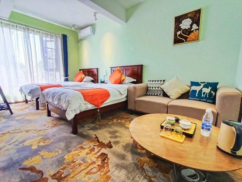 Dian Chi Lake VillaGuest Room