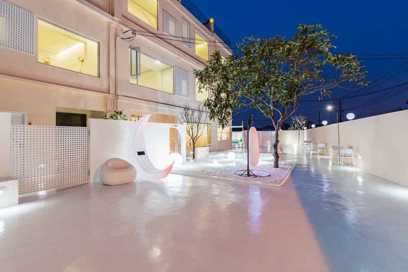 PinkDeco Pitch B&BOver view