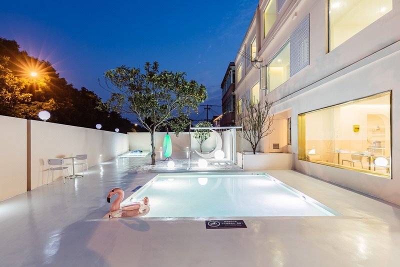 PinkDeco Pitch B&BOver view