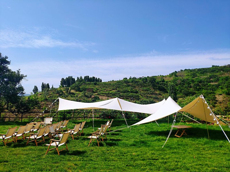 Empty Valley Garden Star Tent Camp Over view