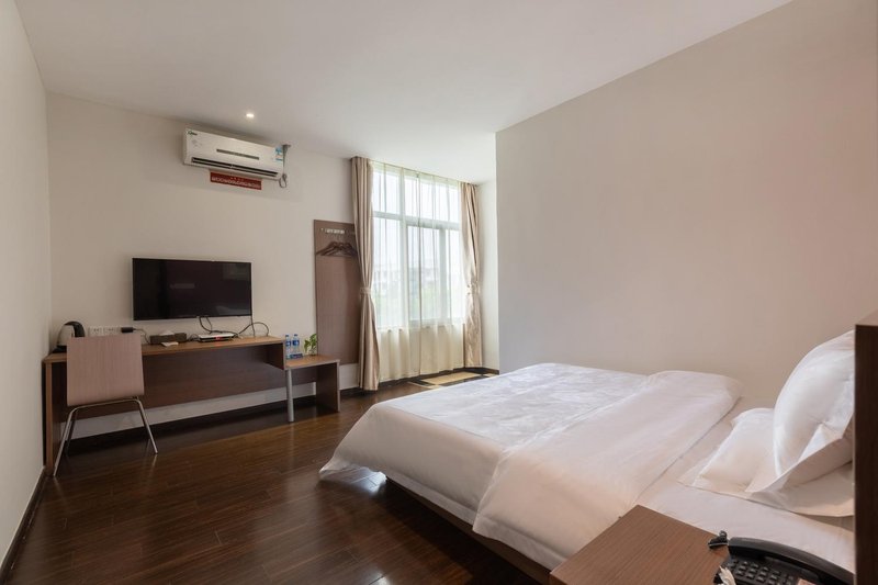 Seven Plus One HotelGuest Room